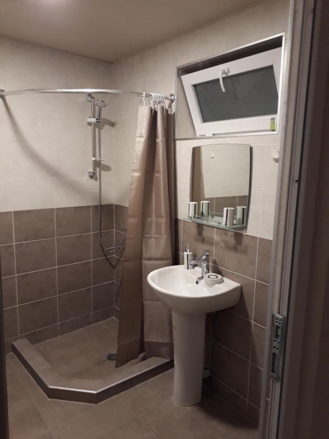 2 Bedroom Apartment In Chugureti Tbilissi Extérieur photo