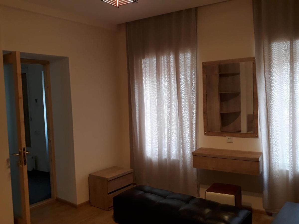 2 Bedroom Apartment In Chugureti Tbilissi Extérieur photo