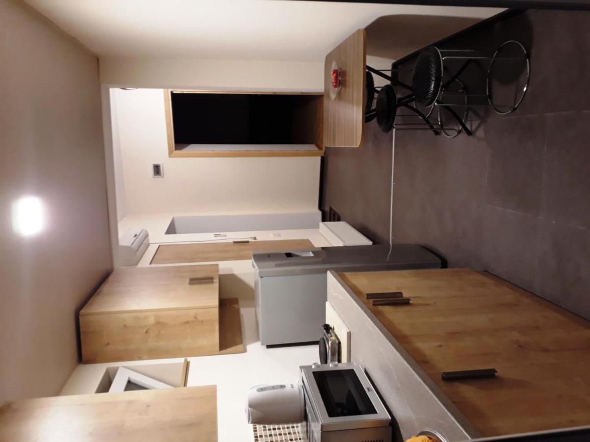 2 Bedroom Apartment In Chugureti Tbilissi Extérieur photo