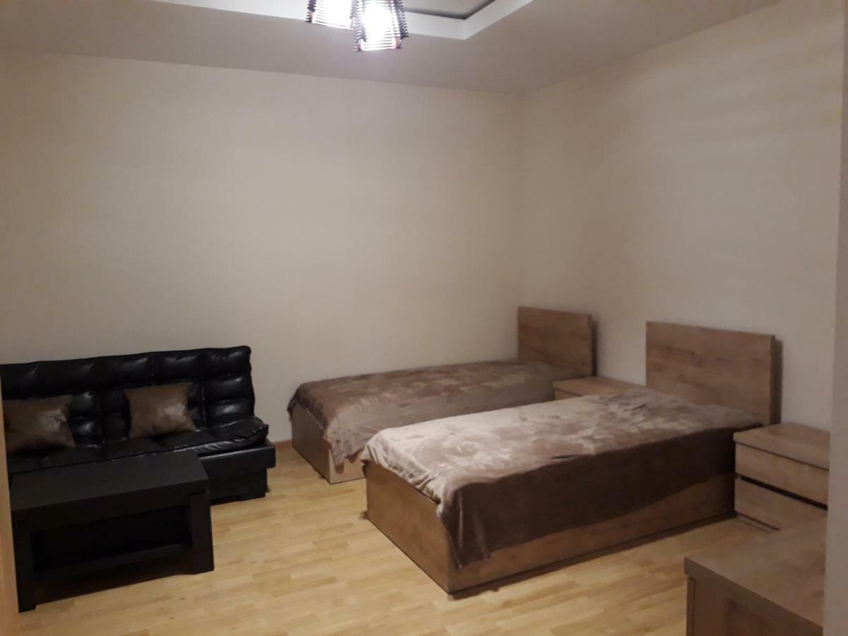 2 Bedroom Apartment In Chugureti Tbilissi Extérieur photo